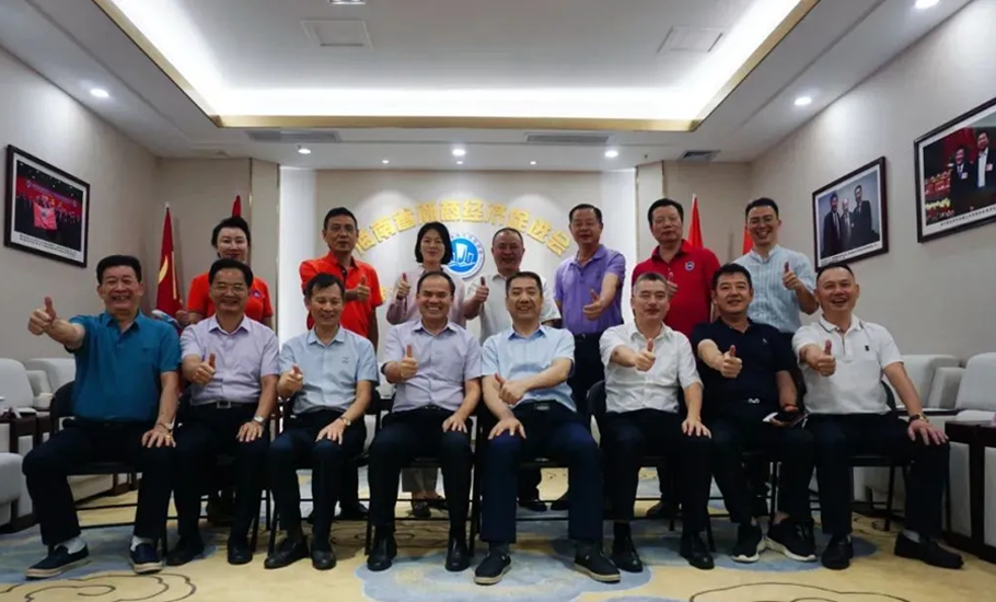 南航海南分公司黨委書記王文武到第21屆年會籌委會座談交流