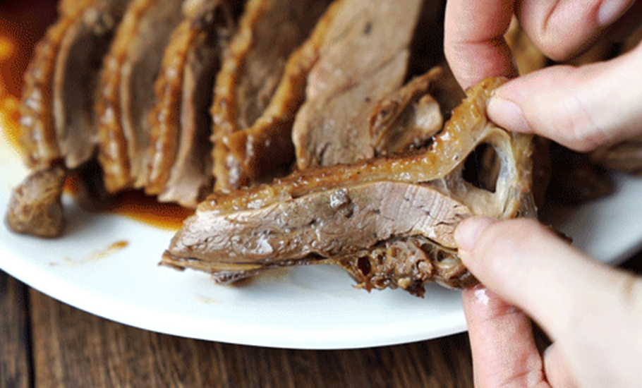 一隻堪稱「街頭米其林」的潮汕滷鵝