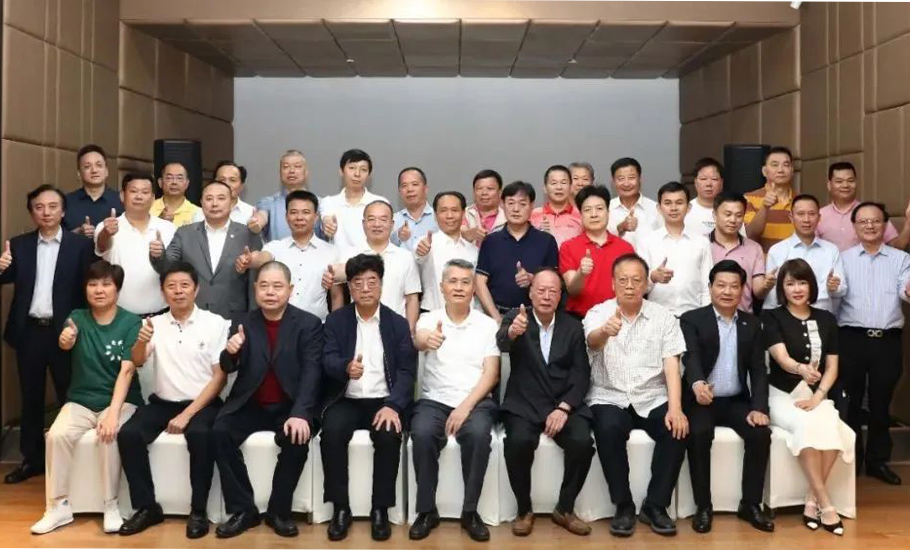 【會員】深圳普寧商會召開會長會議，表決通過黃楚龍連任第三屆會長、古少明作為第三屆執行會長人