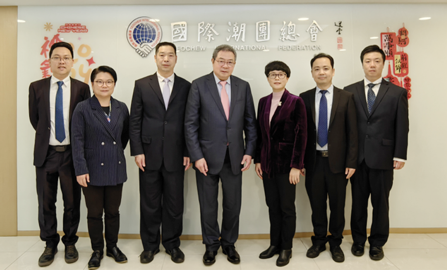 陳幼南執行主席熱情接待潮州市僑聯陳堆義主席一行