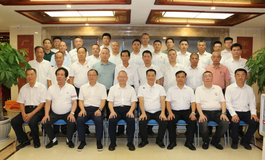 汕頭市委副書記賴小衛帶隊訪問廣西潮汕會館