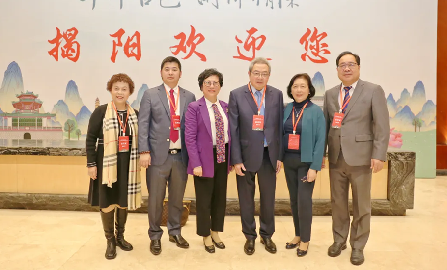海內外潮團僑領及代表出席揭陽市第五次歸僑僑眷代表大會和揭陽潮僑坊、揭陽體育中心等重點民生項