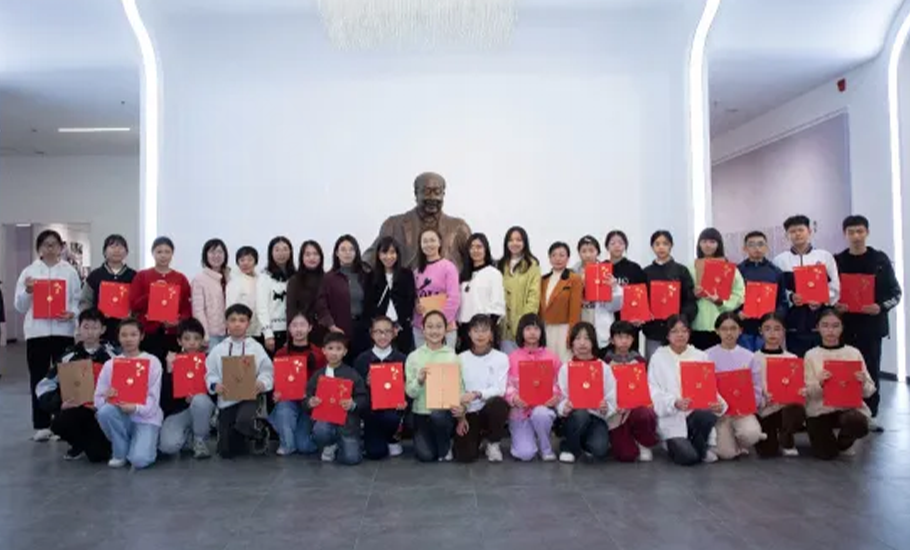 陳幼南執行主席出席陳偉南文化館英語角公益活動結業儀式